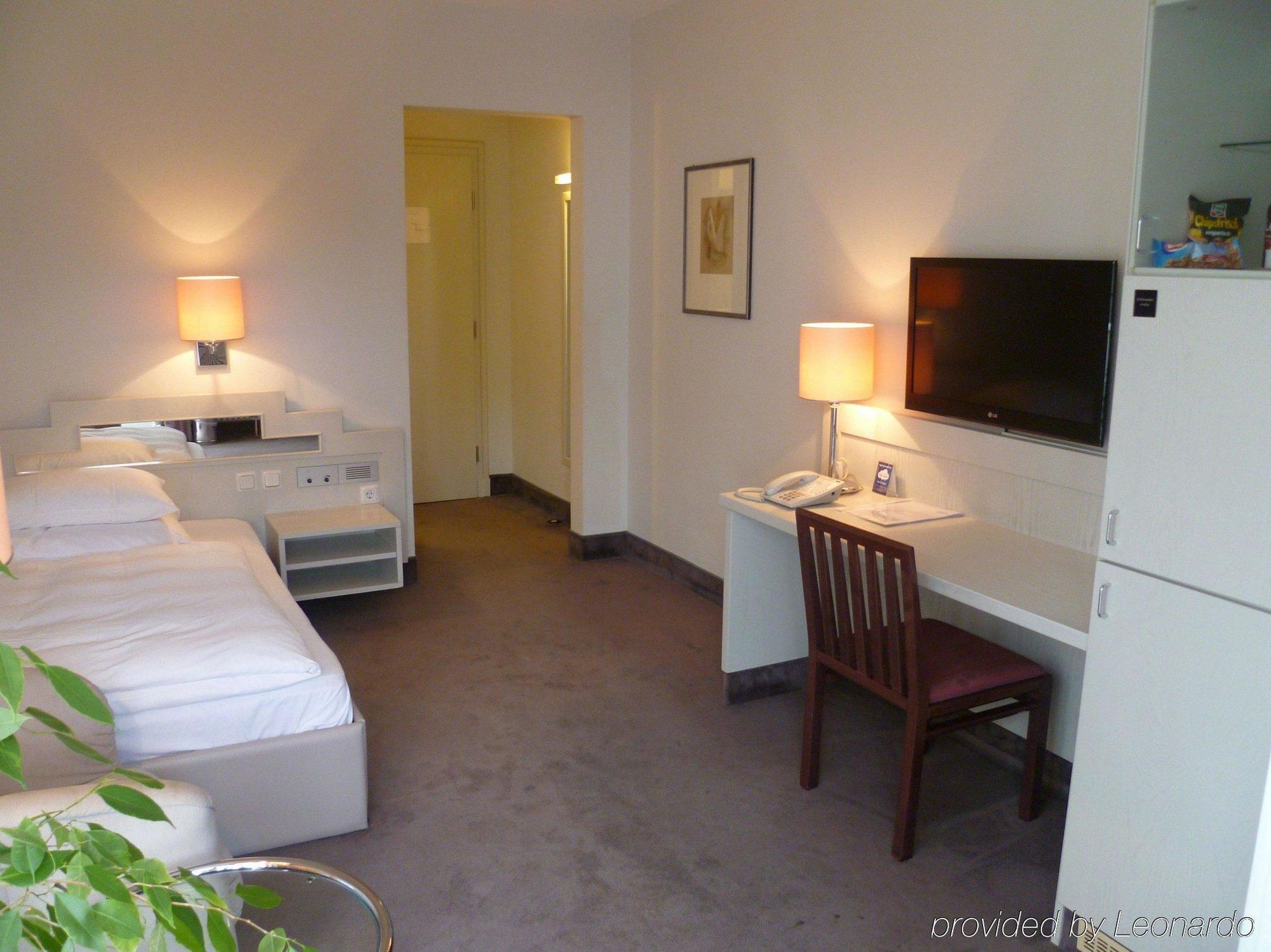 Fontana Hotel Wiesbaden Zimmer foto