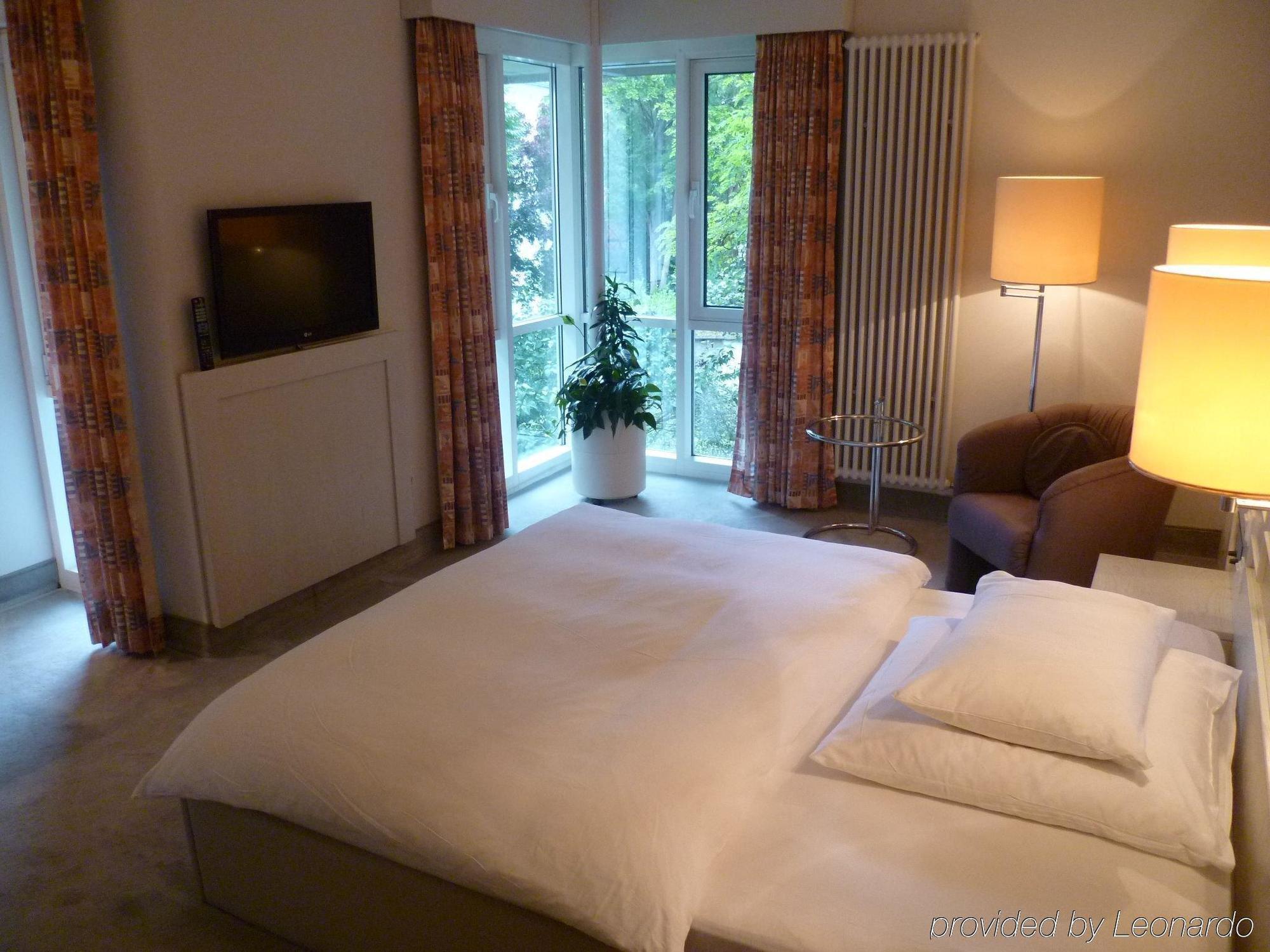 Fontana Hotel Wiesbaden Zimmer foto